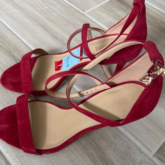 Michael Kors heals - Picture 2 of 4